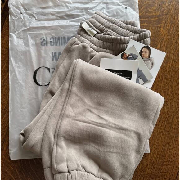 ComFrt Other - Comfrt Travel Essentials Sweatpants in BARK Medium